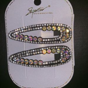 Black and C Quinn hair clip